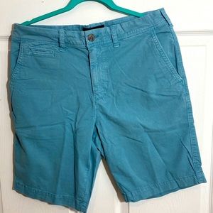American Eagle size 32 men shorts green Nwot